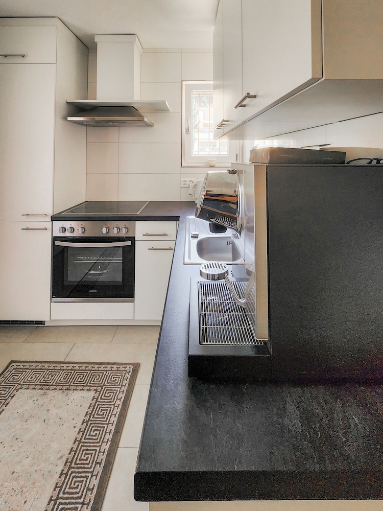 VK - VBD - Zurich Airport - Homestay - Villa Bassersdorf
