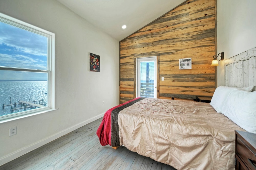 Marlin Madness by Avantstay Waterfront Getaway w Community Pool Boat Dock