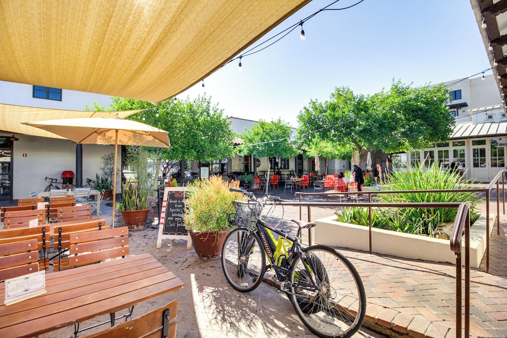 1 Mi to Dtwn Tucson: Home w/ Fenced-in Yard