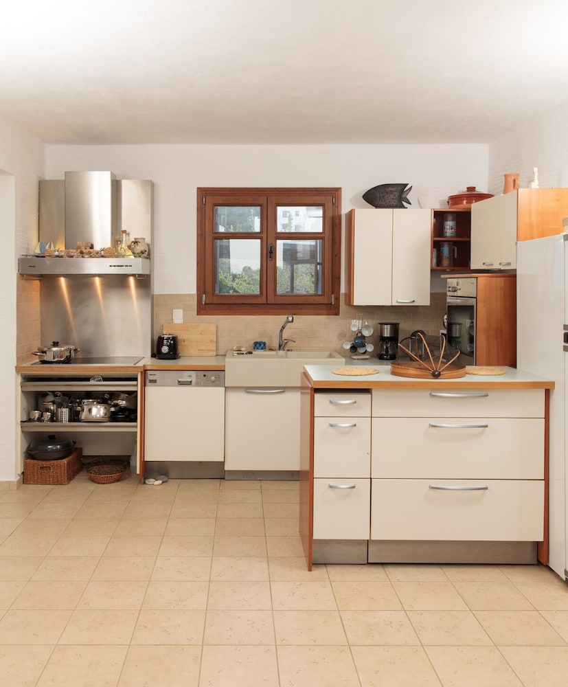 Apiliotis Sunrise Beach Villa