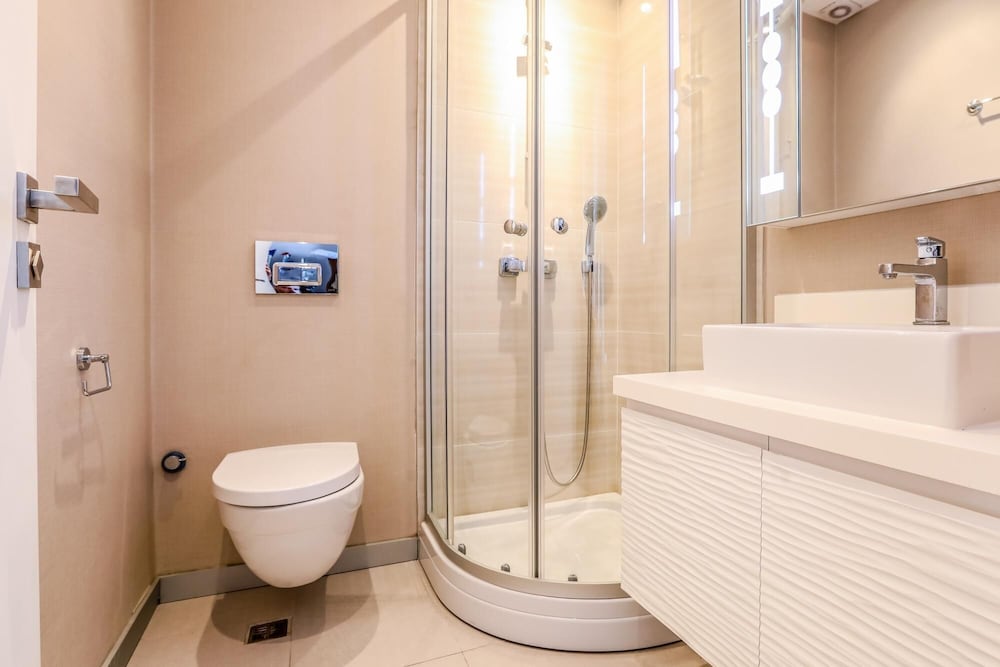 Fully Furnished Flat With Security in Atasehir