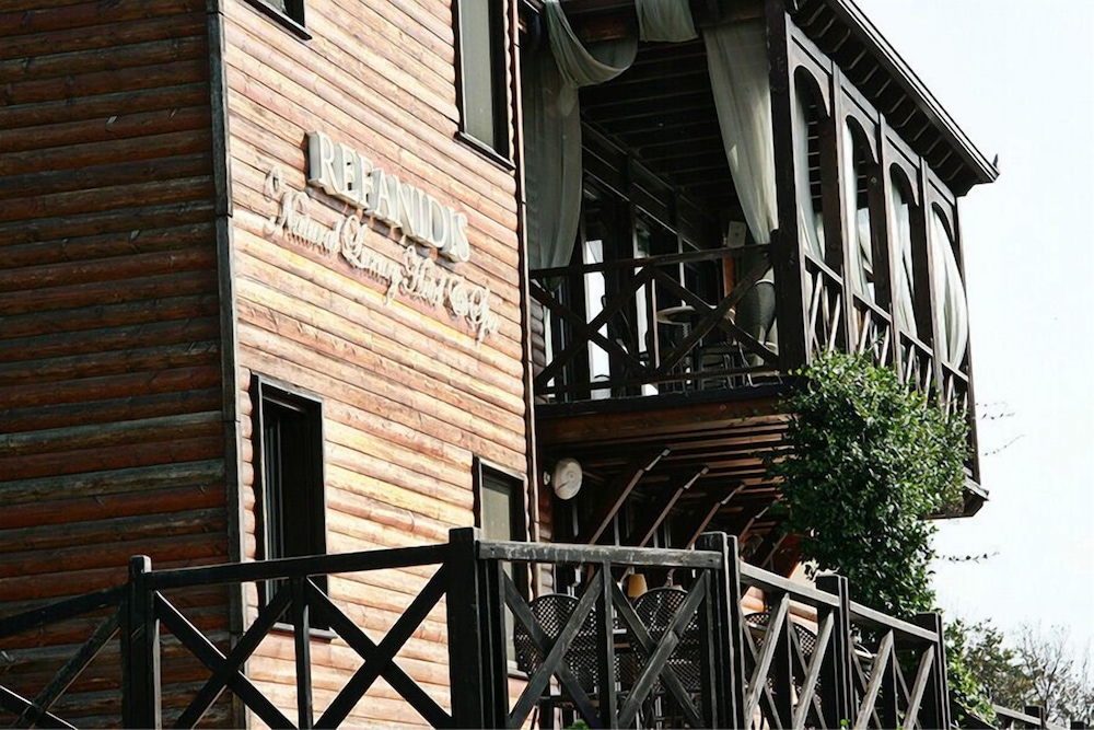 Refanidis Natural Luxury Hotel