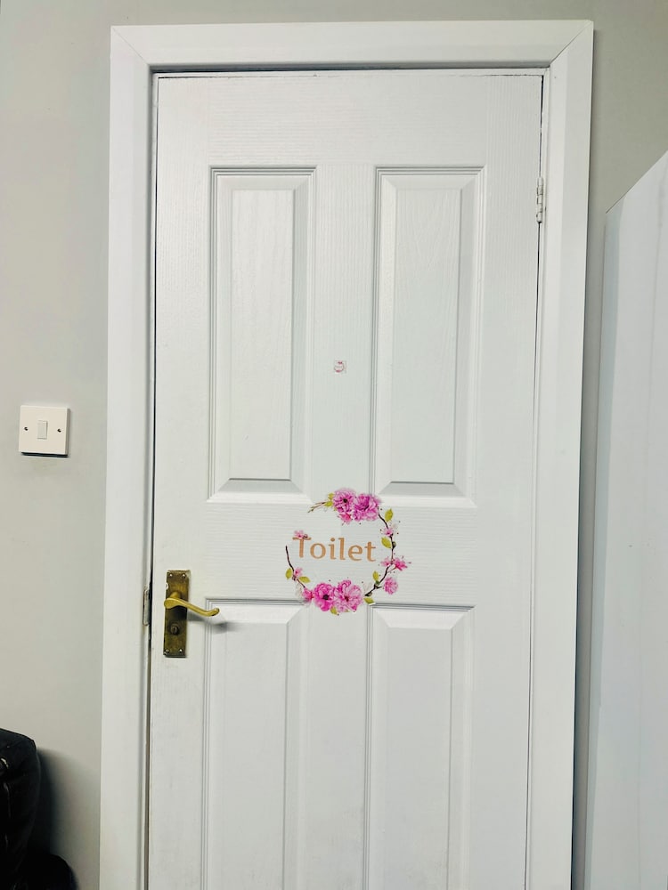 Heathrow roomzzzz B&B