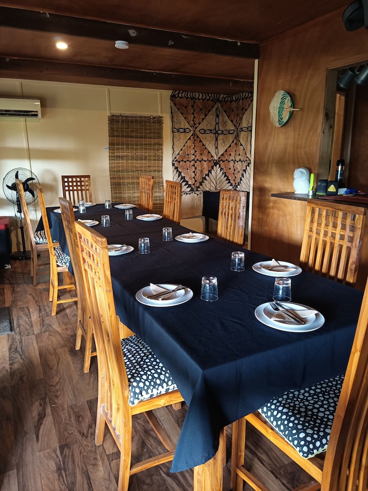 Mahina Lodge