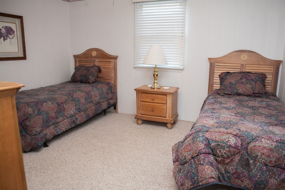 Native Sun 2 Bedroom Cottage by RedAwning