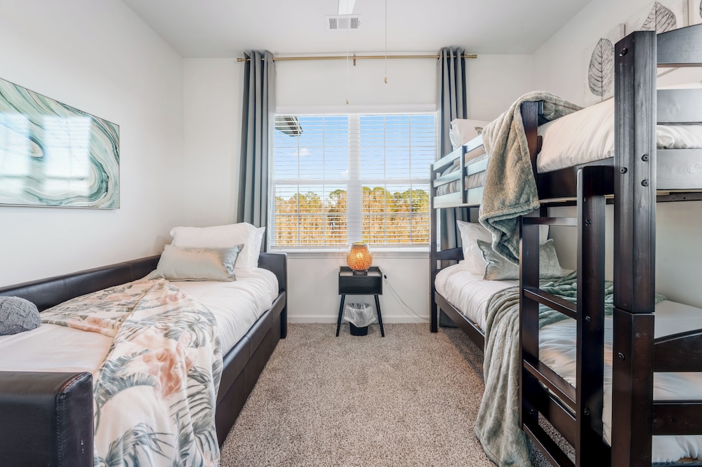 Luxurious Apartments - Pool Gym Bikes