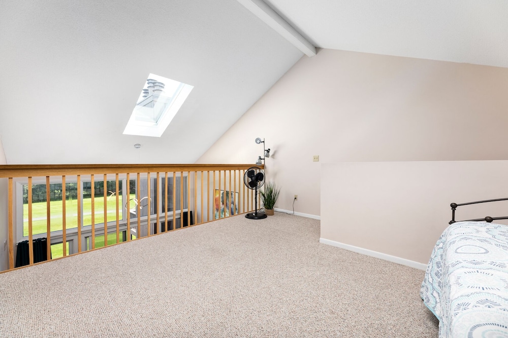 2BDR Loft Suite Golf Course Condo 5549 view 4