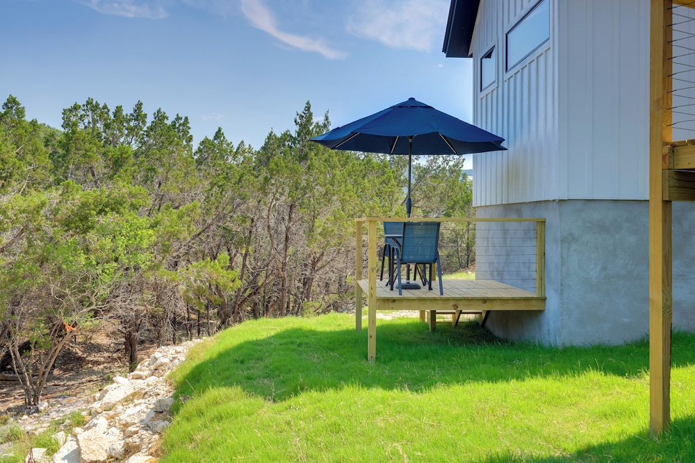 Cozy Canyon Lake Studio w/ Forest & Creek Views!
