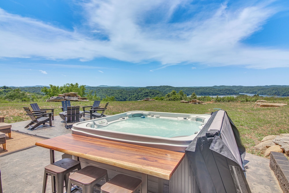 Stunning Hilham Home w/ Hot Tub, Views & Fire Pit!