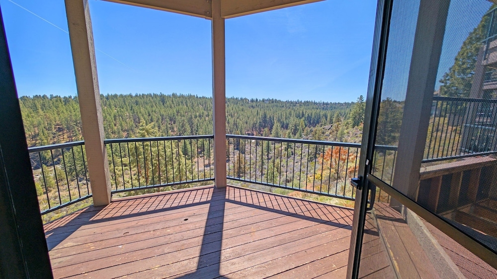 Mt Bachelor Village 328 A 1 Bedroom Condo