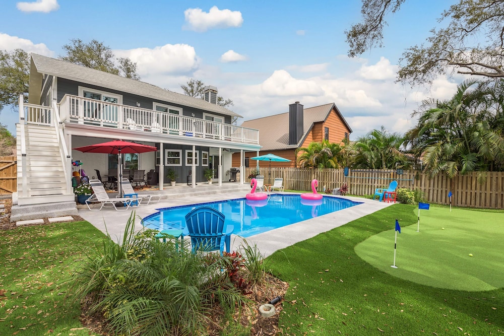 Tropical Oasis With Heated Pool
