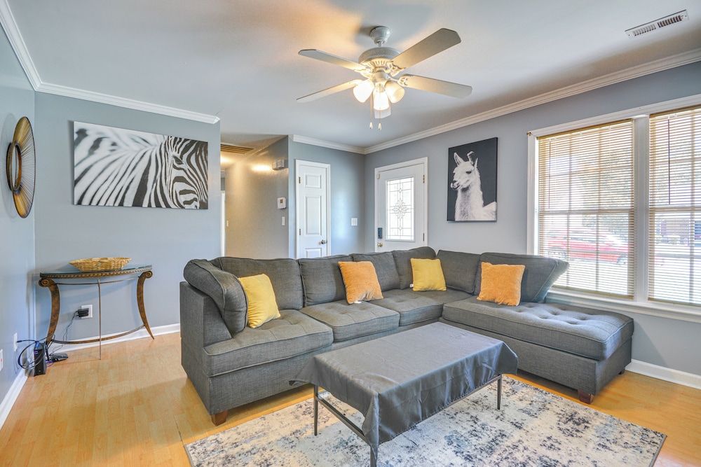 < 4 Mi to Dtwn Greensboro: Renovated Home w/ Yard!