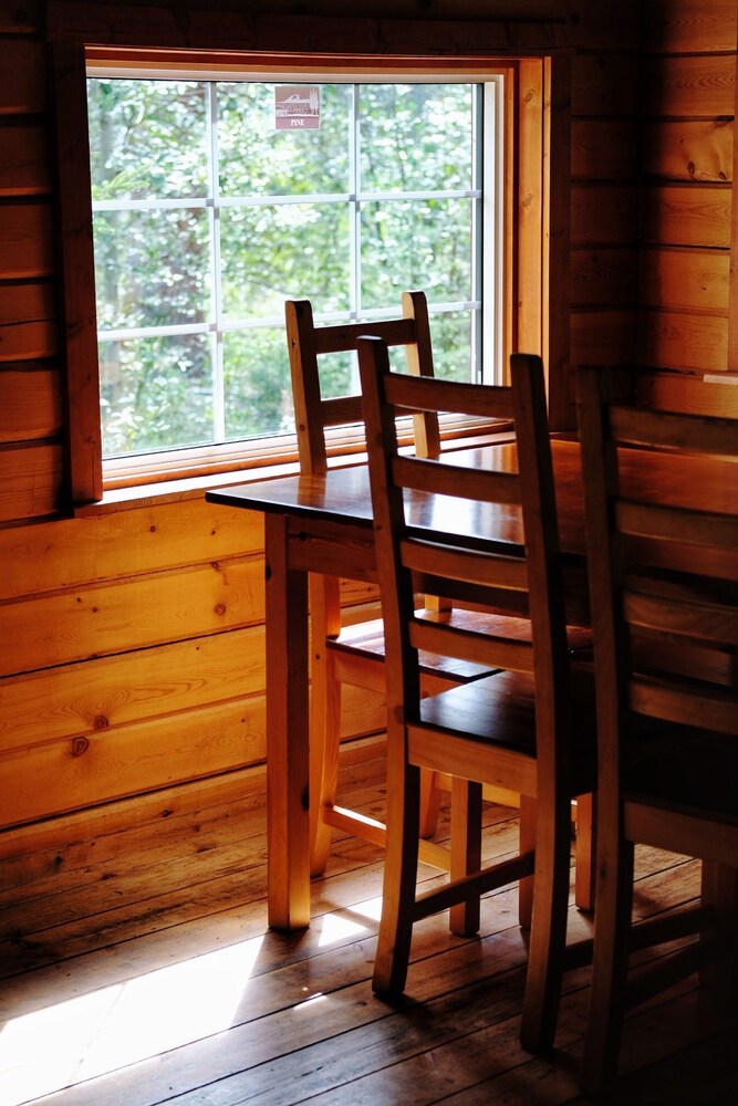 Little Atlin Lodge