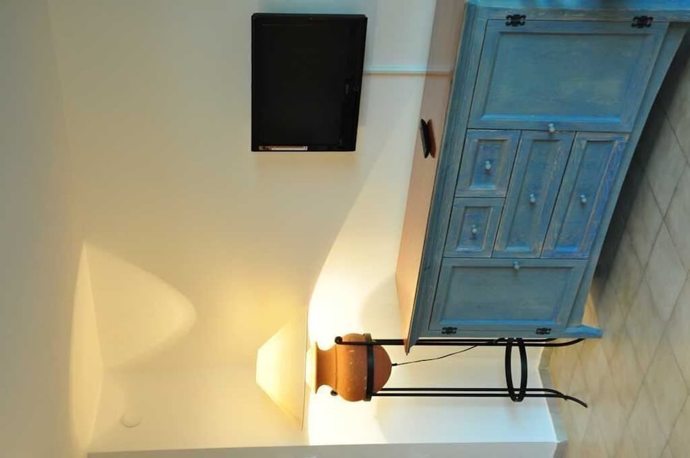 Palm Court Suites - Image 16