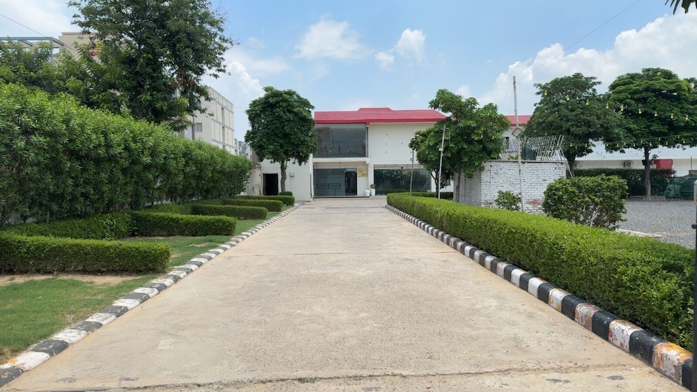 The Aana Hotel Sohna Gurgaon