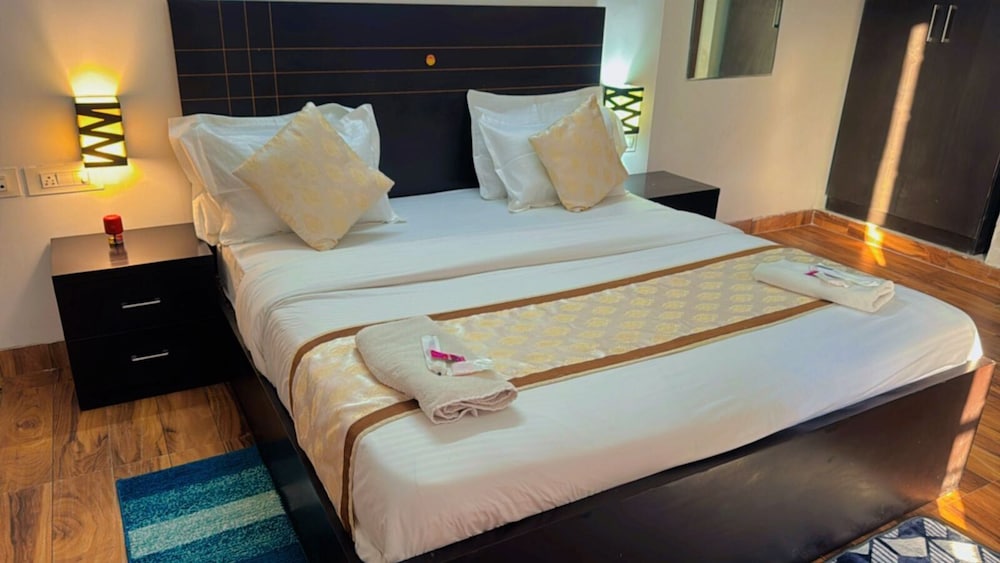 Pearl Suites at Omex Enternity