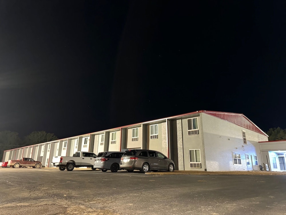 Marshall Vacations - Americas Best Value Inn Marshall - Property Image 2