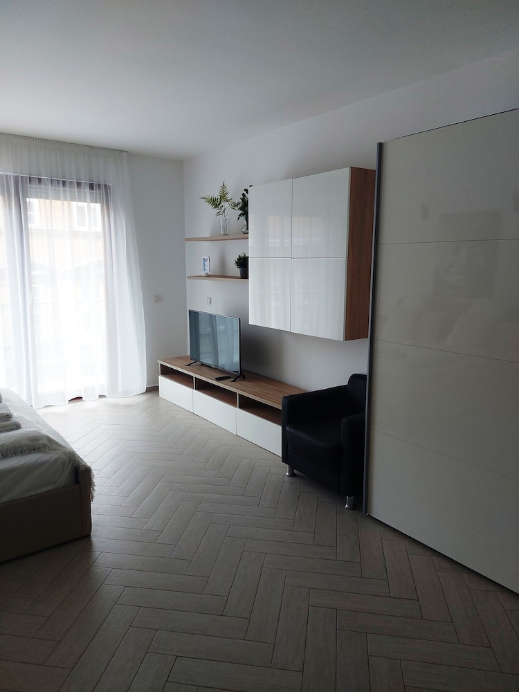 Smart Carrara Apartments
