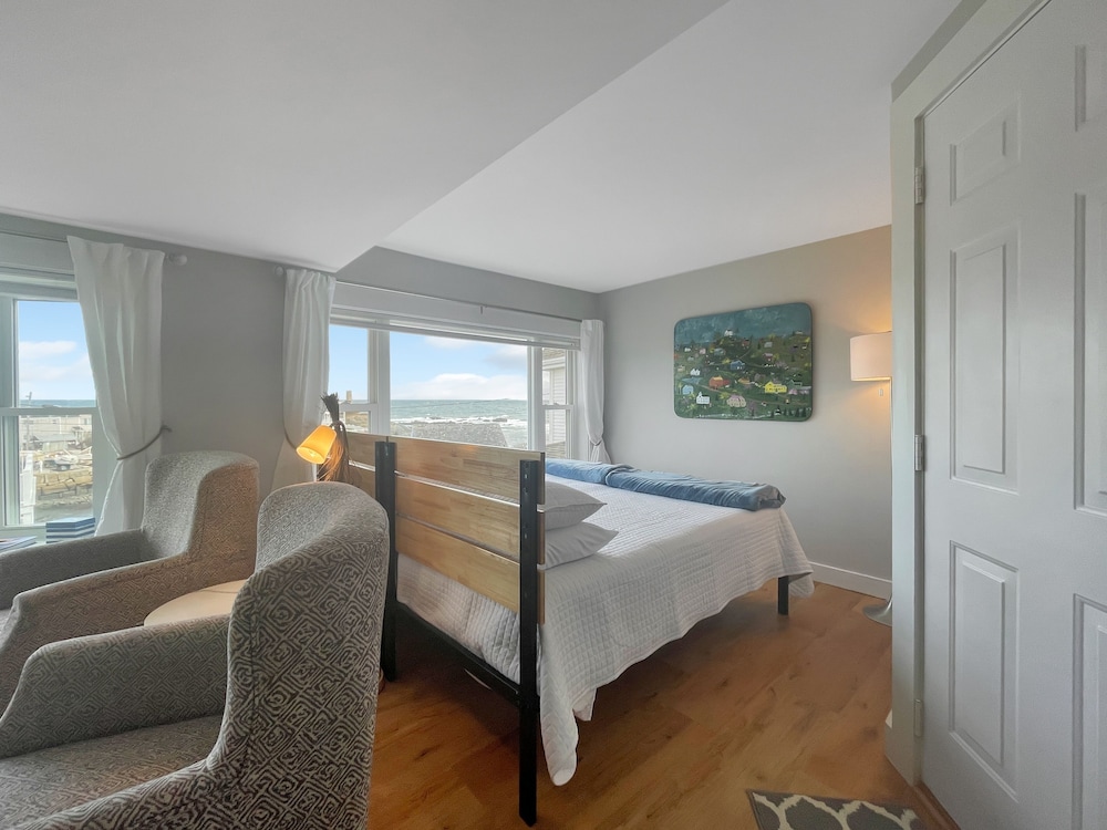 Charming Studio Condo In Perkins Cove Surrounded By Ocean Views - Perkins Cove Inn 1 Bedroom Condo by Redawning view 3