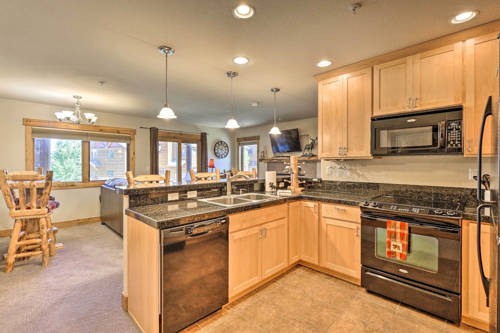 Peaceful Fraser Condo w/ Patio - by Hiking Trails! view 4