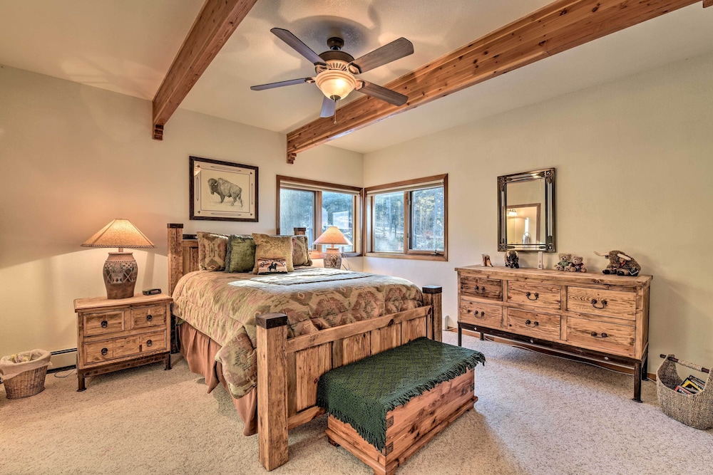 Falcon Rest: A Deluxe Angel Fire Mountain Retreat!