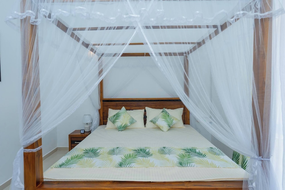 Green Retreat 2BR Hideout