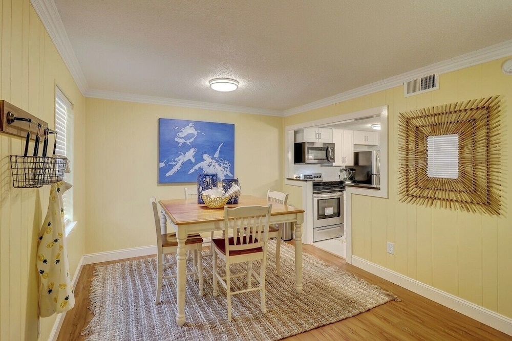 Family 2BR Retreat Near Beach + Pool Hilton Head