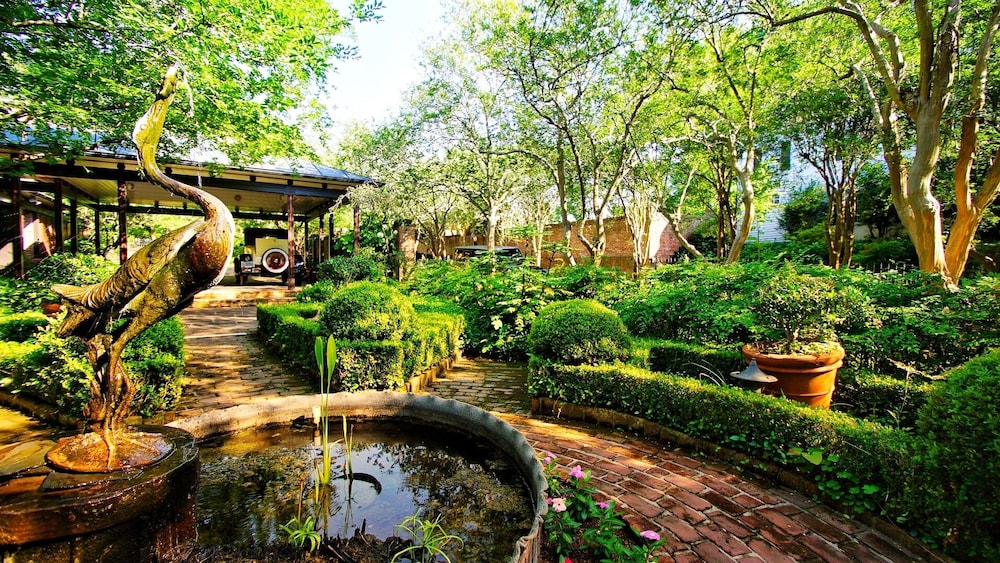 Natchez Vacations - GardenSong BB - Property Image 1