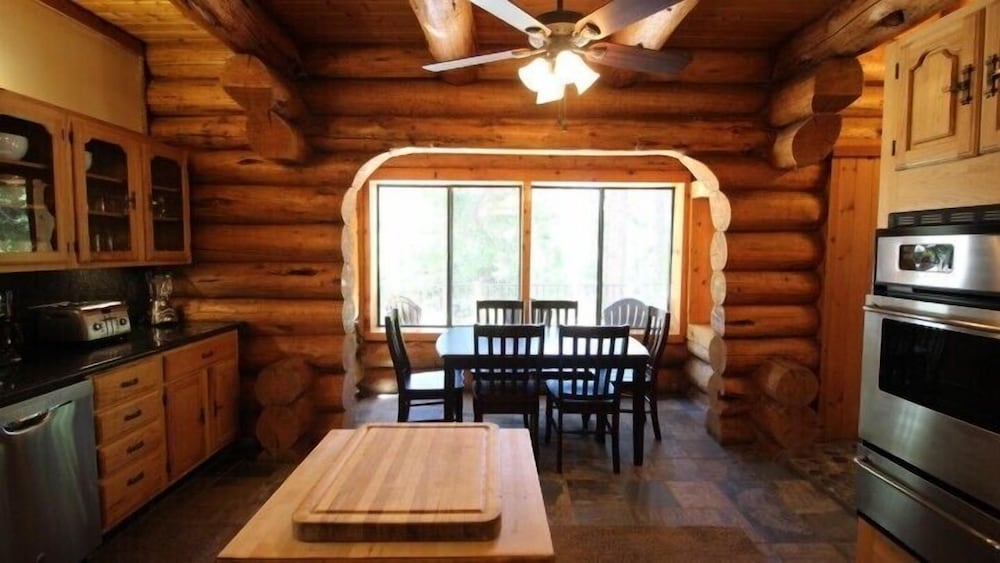Scenic Wonders Tioga Logs 3 Bedrooms view 3