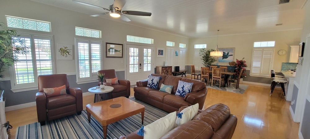 121 Snapper By The Sea 4 Bedroom Home