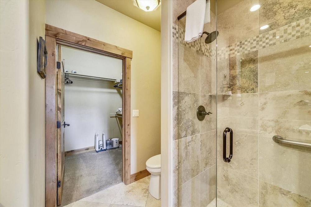 S Off Main #4 2 Bedroom Condo by RedAwning