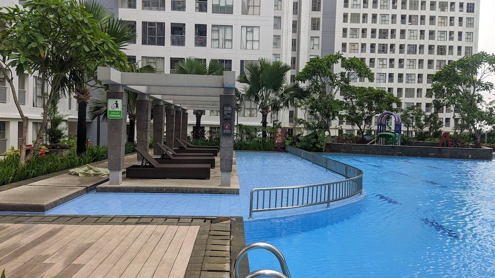 Nice And Homey 2Br Apartment M-Town Residence