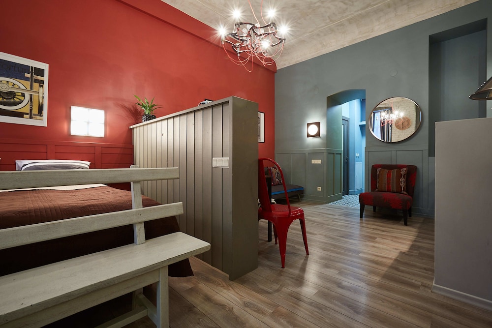 Mogol Apartments