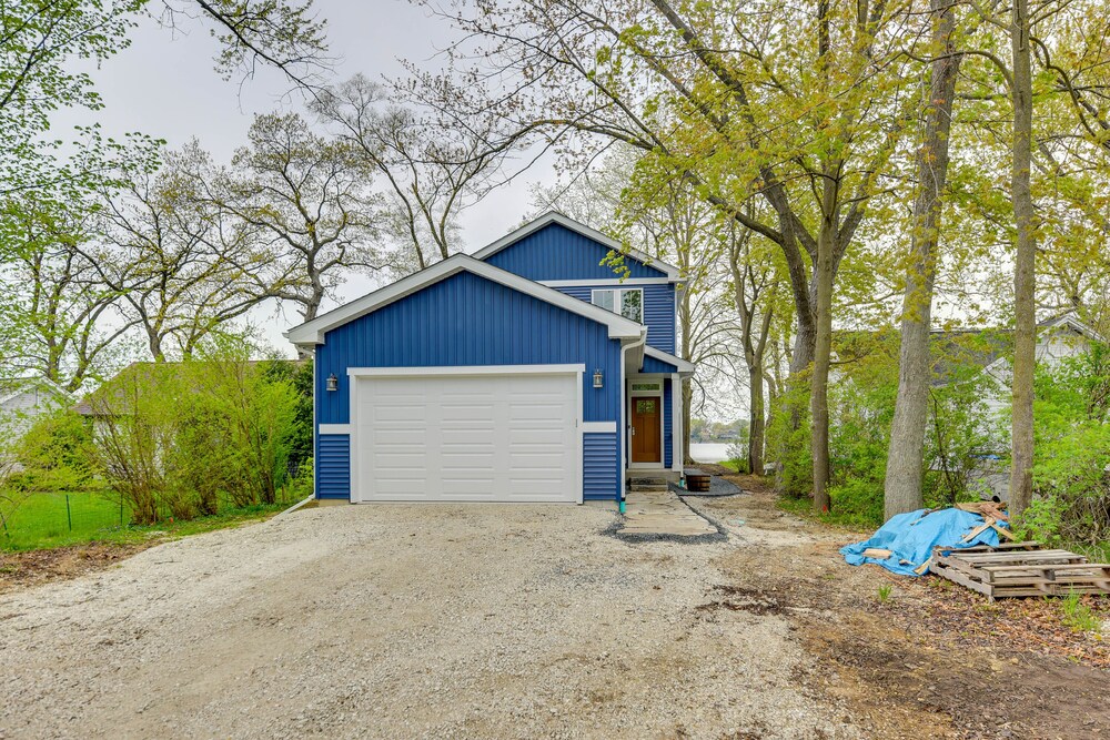 Burlington Vacations - Lakefront Burlington Vacation Rental: Dock  Beach - Property Image 3