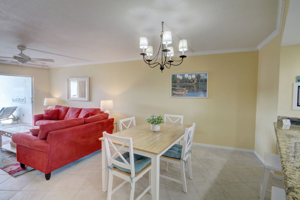 255 El Matador 1 Bedroom Condo