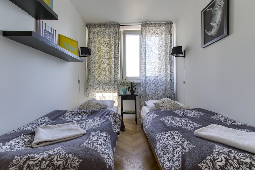 UNIT Warszawa Centrum Room by Metro Rondo ONZ