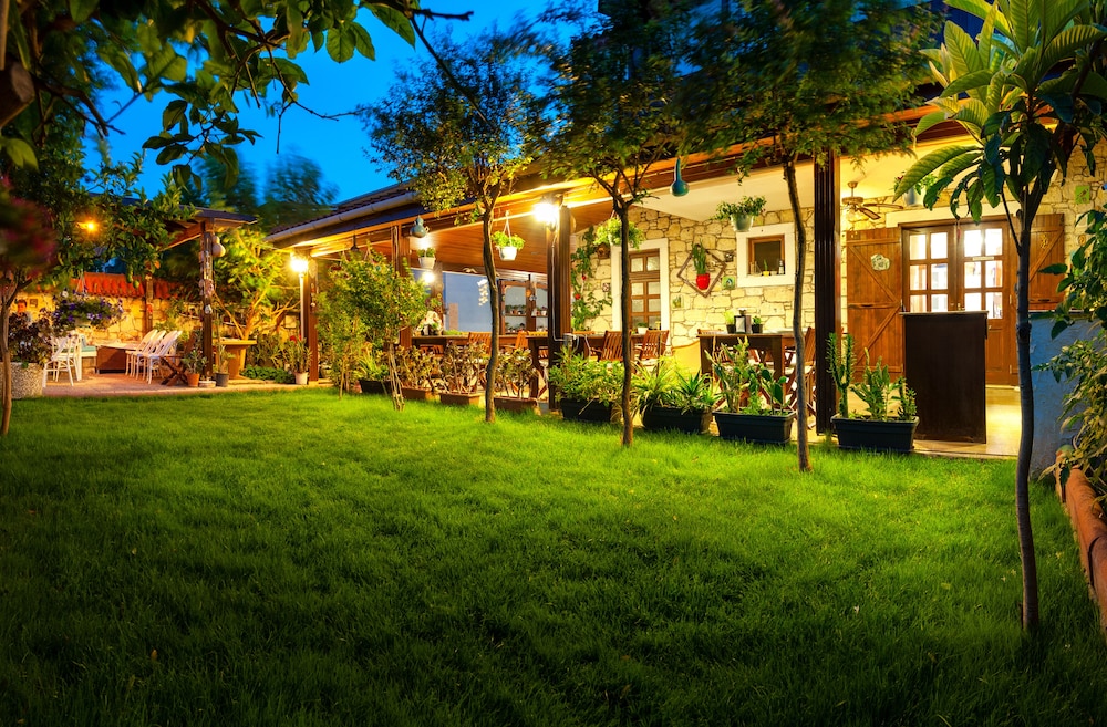 Flores Hotel Alaçatı - Image 14
