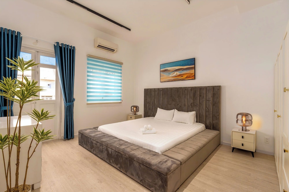 Lux white villa 9 Bedrooms