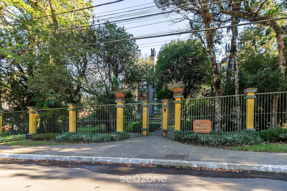 Apt w/ Fireplace 650m Mini Mundo Gramado Jpa102