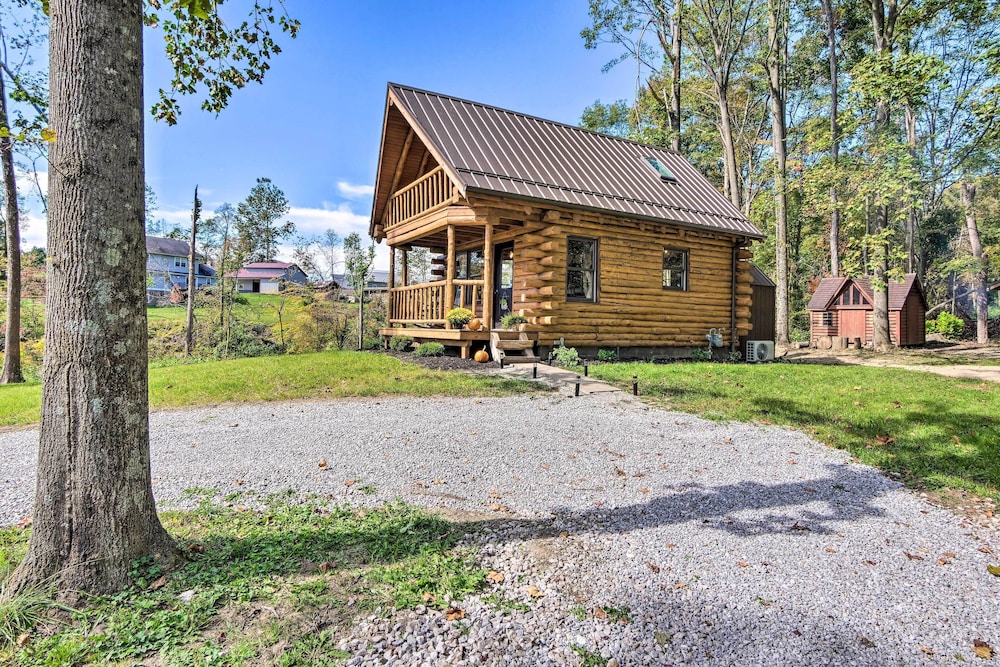 Peaceful 'creekside North' Studio w/ Fire Pit view 2