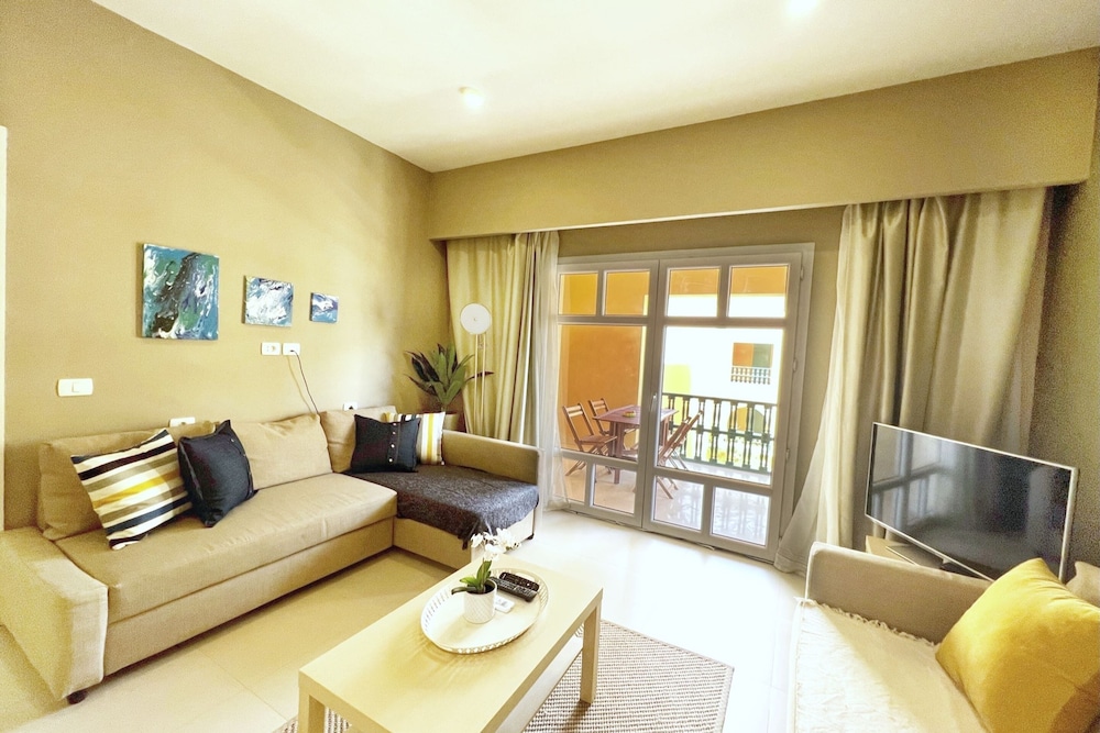 Xuru Stays I Minimal & Central 1bdr Apt. @ Abu Tig Marina