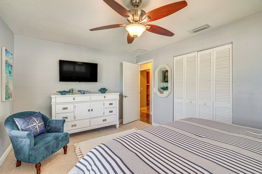 Dock + Patio w/ Canal View: Paradise in Cape Coral