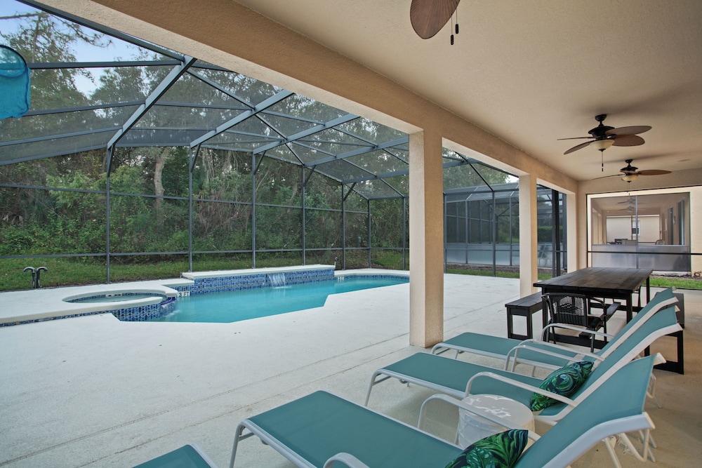 Dazzling 7BR Villa with Pool & Game Room