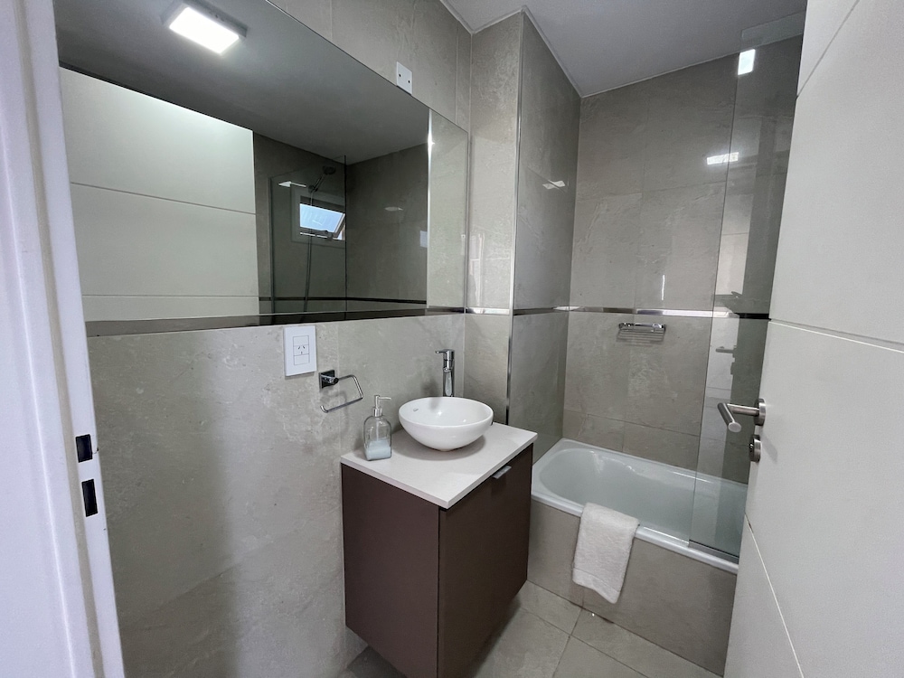 Ayres Suites Moreno