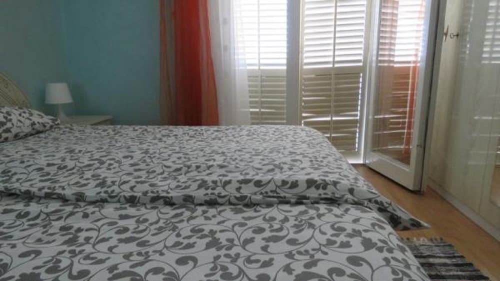 Serene Barbat Escape With Just Minutes From the Beach