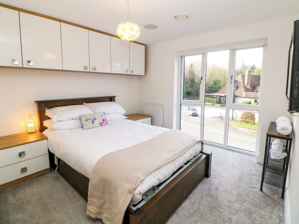 4 Rockcliffe Grange