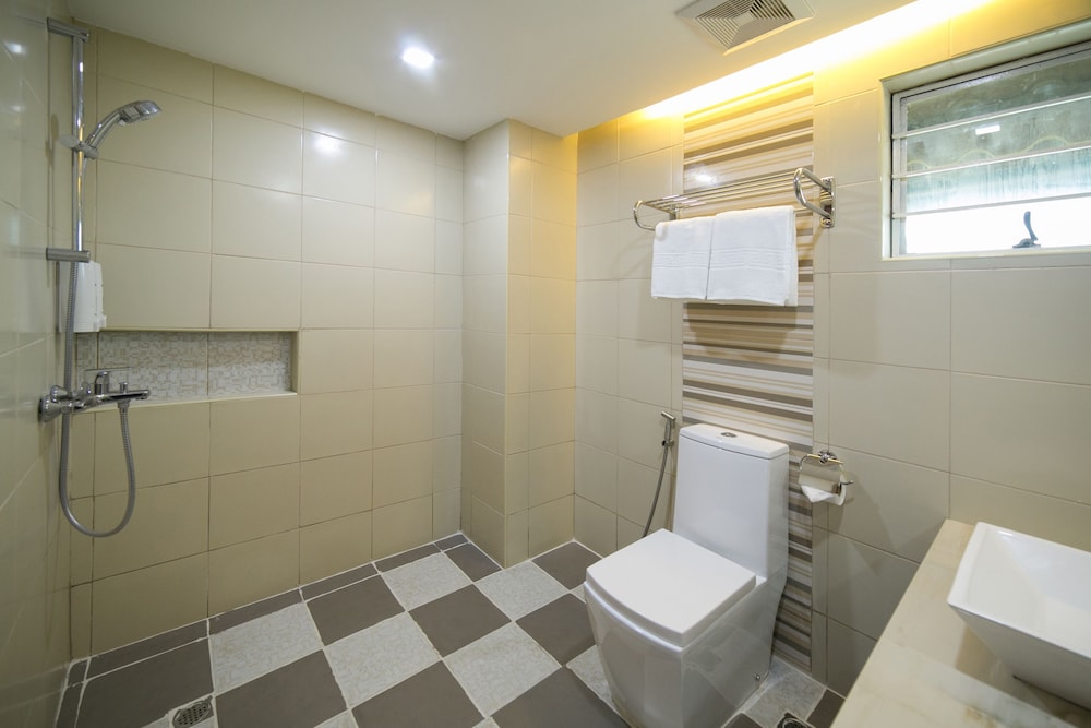 Angeles City Vacations - 950 Condotel - Property Image 12