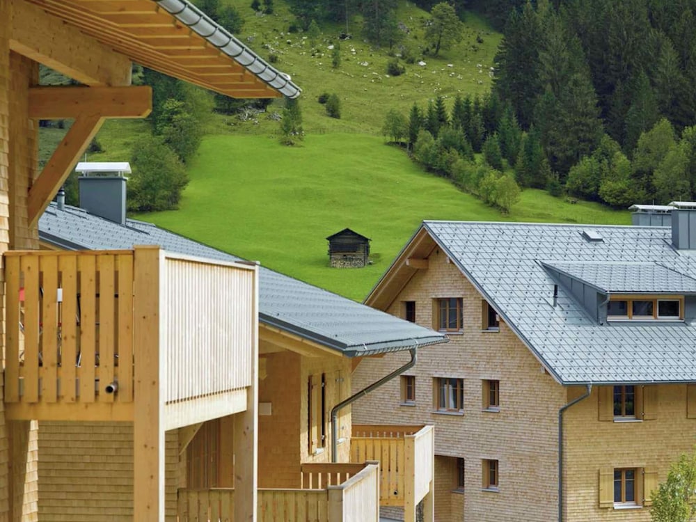Vibrant Apartment near Ski Slopes in Brand