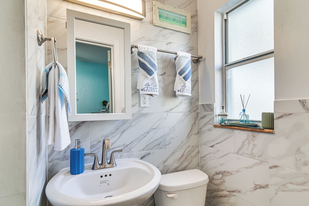 7 Mi to Dtwn: Cozy Studio in St Pete Beach!