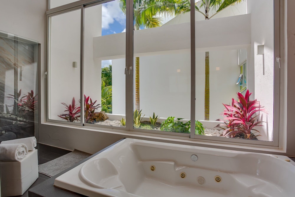 Spectacular 6 BR Luxury Villa in Punta Cana